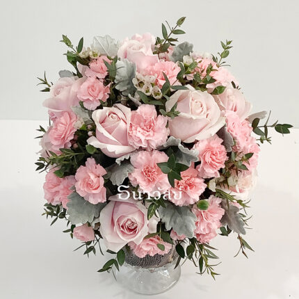 12 Pink roses