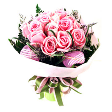 Bouquet of 12 short stemmed pink roses ช่อกลมกุหลาบชมพู 12 ดอก